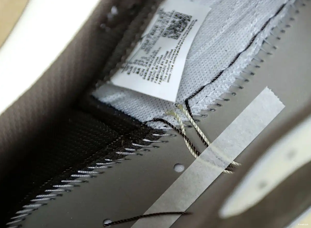 MOCHA X SCOTT 1 JORDAN TRAVIS OG AIR REVERSE LOW 0619